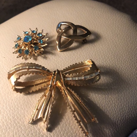 Vintage! Brooches gold & silver tone all different! All in good condition. - Picture 3 of 7